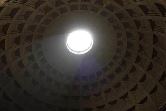 Ceiling and oculus in Pantheon